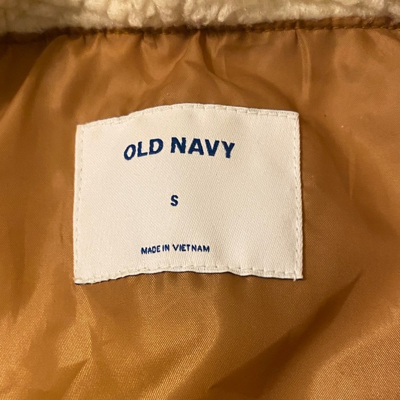 Old Navy Cream and Tan Reversible Vest - Picture 2 of 4